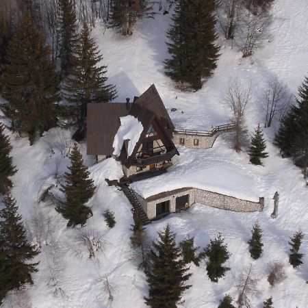 Le Chalet Pointu De Capucine Villa Bourg-Saint-Maurice Exterior photo